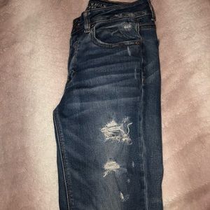 American Eagle distressed tomgirl jeans